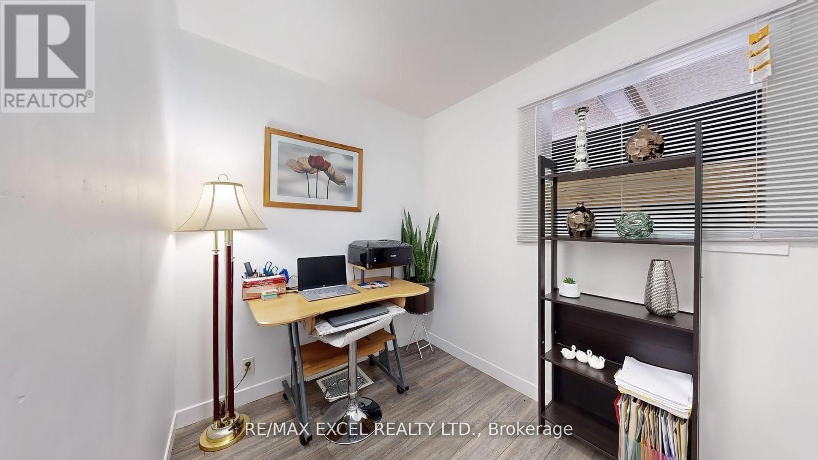 












230 ROXBOROUGH AVENUE

,
Oshawa (O'Neill),




Ontario
L1G5W9

