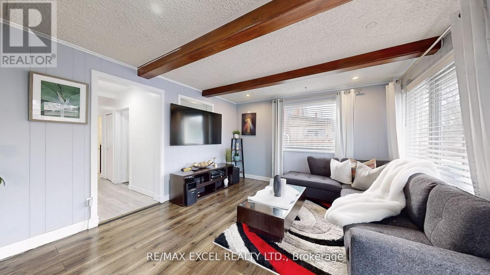 












230 ROXBOROUGH AVENUE

,
Oshawa (O'Neill),




Ontario
L1G5W9

