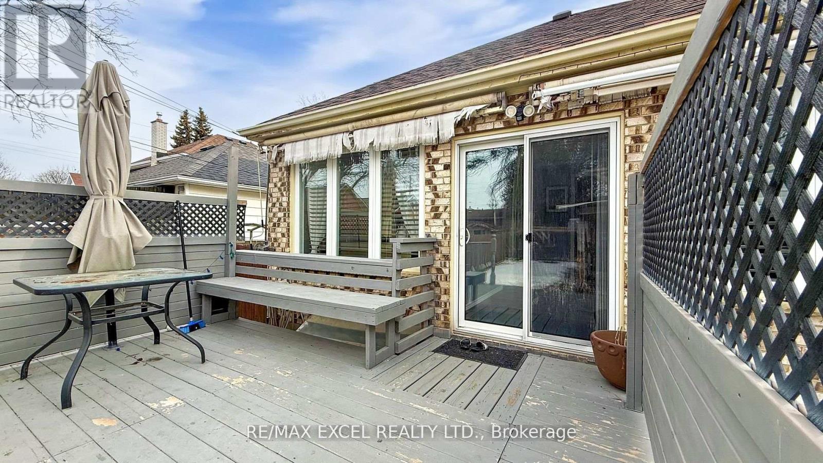 












230 ROXBOROUGH AVENUE

,
Oshawa (O'Neill),




Ontario
L1G5W9

