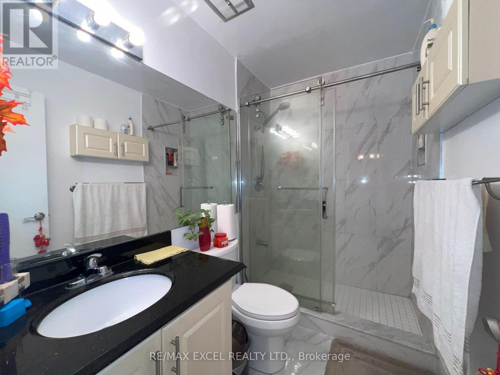 












35 - 2075 WARDEN AVENUE

,
Toronto (Tam O'Shanter-Sullivan),




Ontario
M1T3R1

