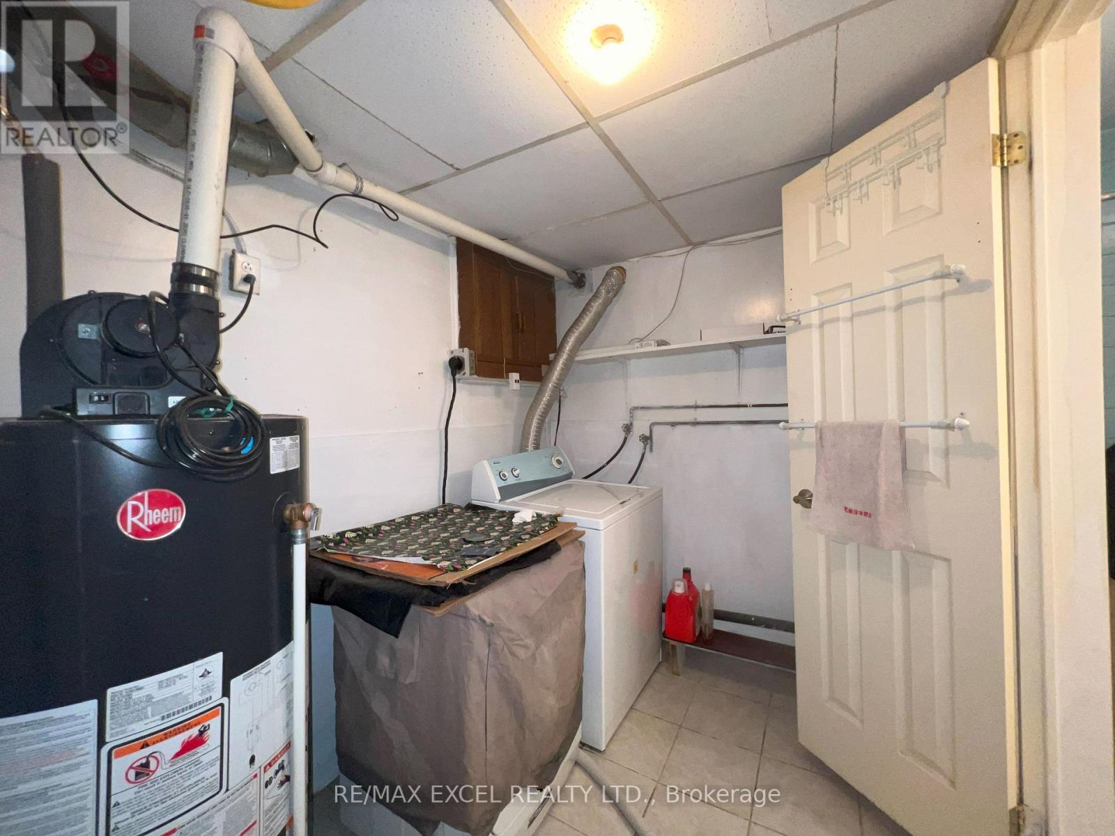 












35 - 2075 WARDEN AVENUE

,
Toronto (Tam O'Shanter-Sullivan),




Ontario
M1T3R1


