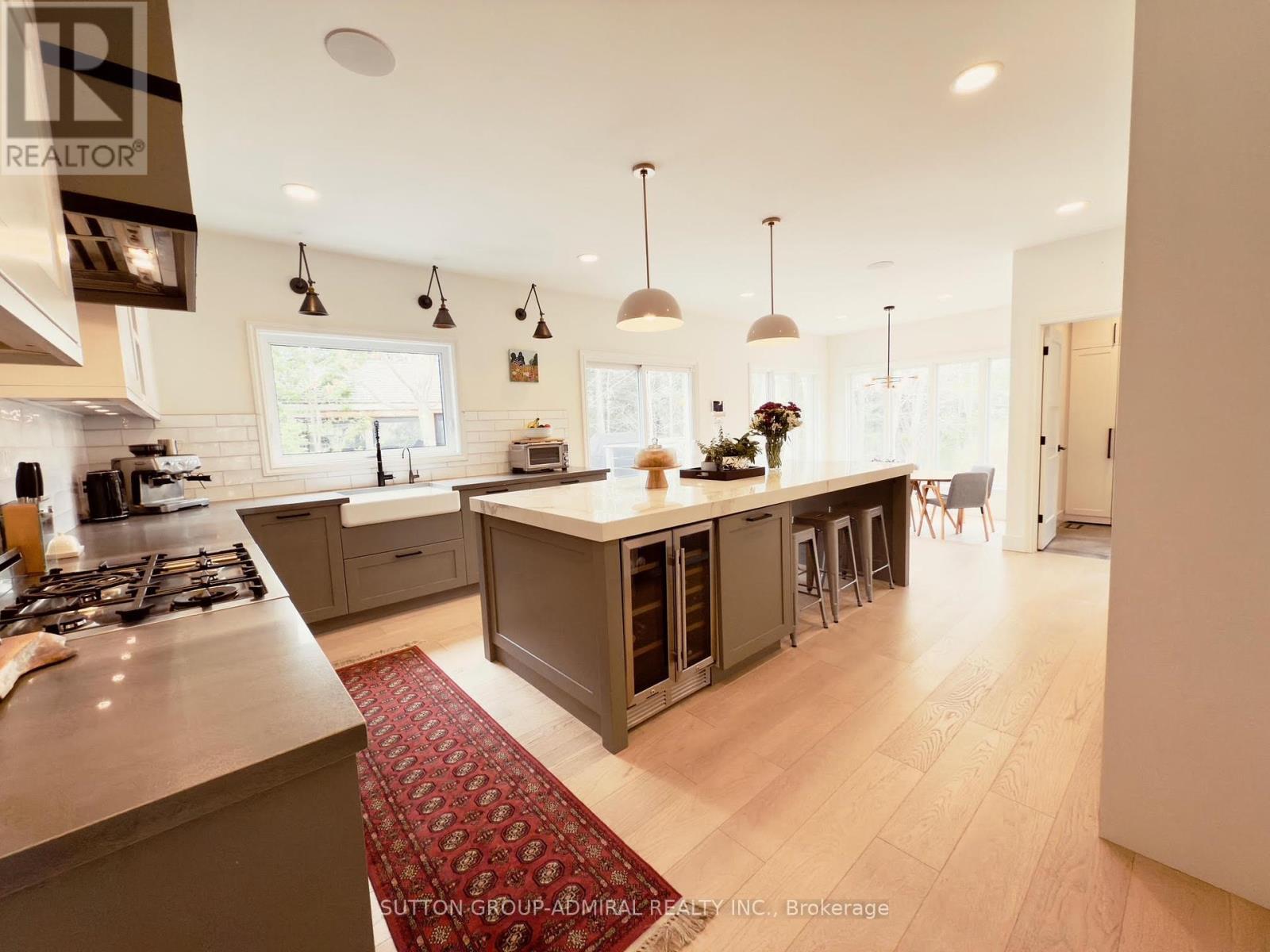 












3410 GREENWOOD ROAD

,
Pickering,




Ontario
L0H1H0

