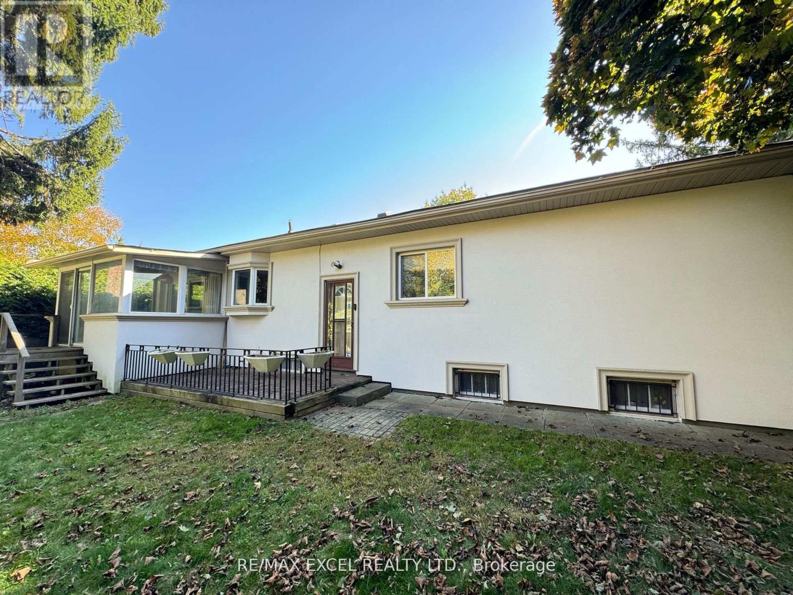 












106 CEDAR BRAE BOULEVARD

,
Toronto (Eglinton East),




Ontario
M1J2K5

