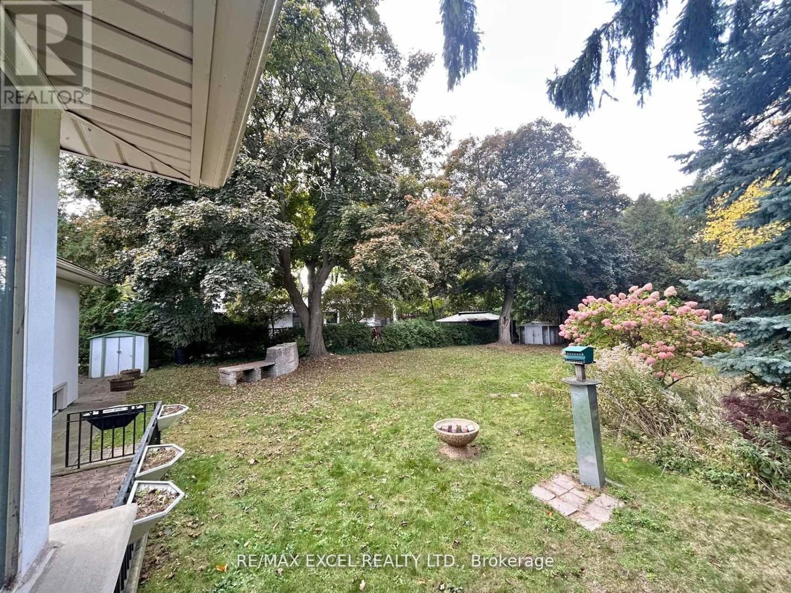 












106 CEDAR BRAE BOULEVARD

,
Toronto (Eglinton East),




Ontario
M1J2K5

