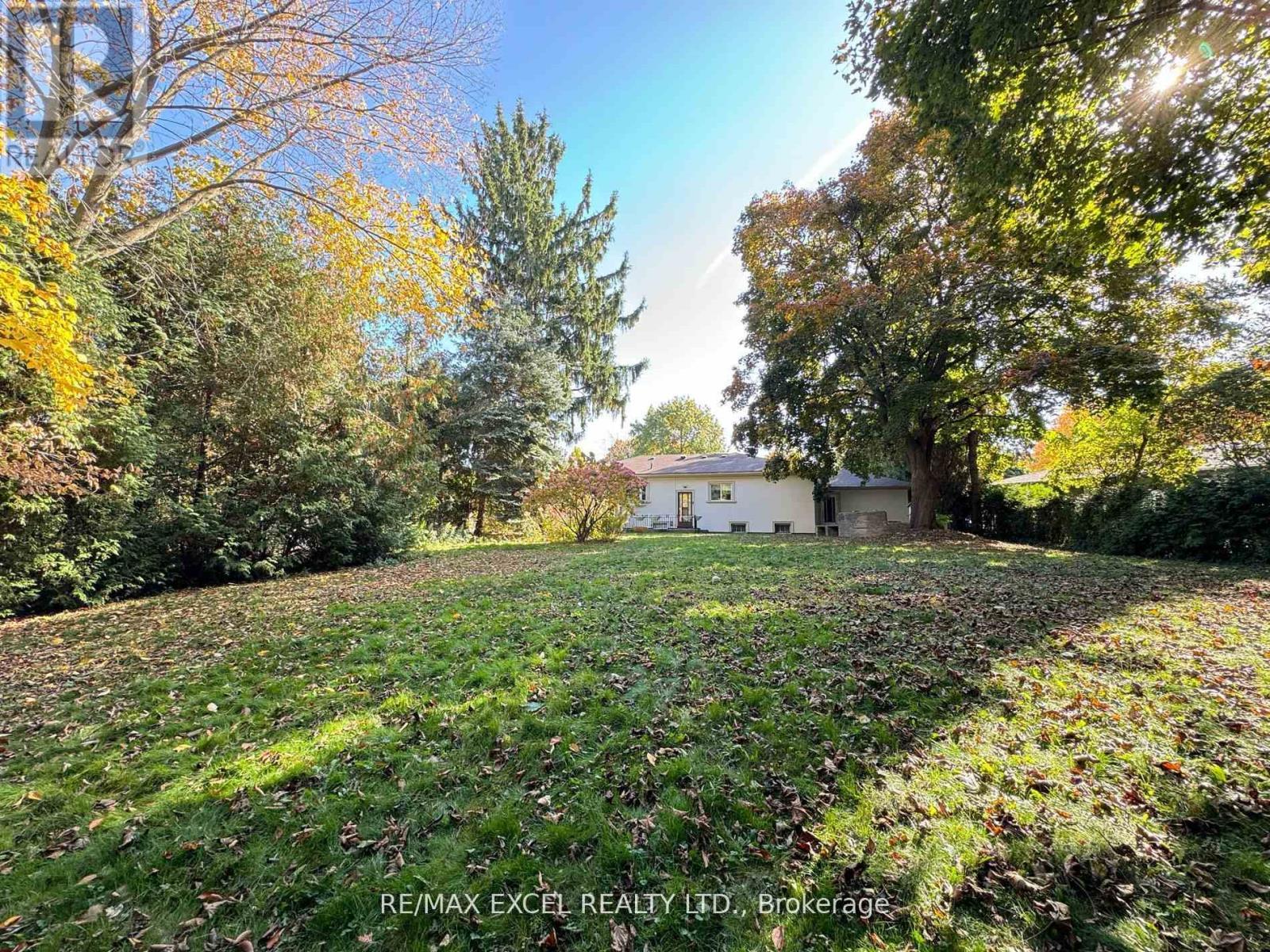 












106 CEDAR BRAE BOULEVARD

,
Toronto (Eglinton East),




Ontario
M1J2K5

