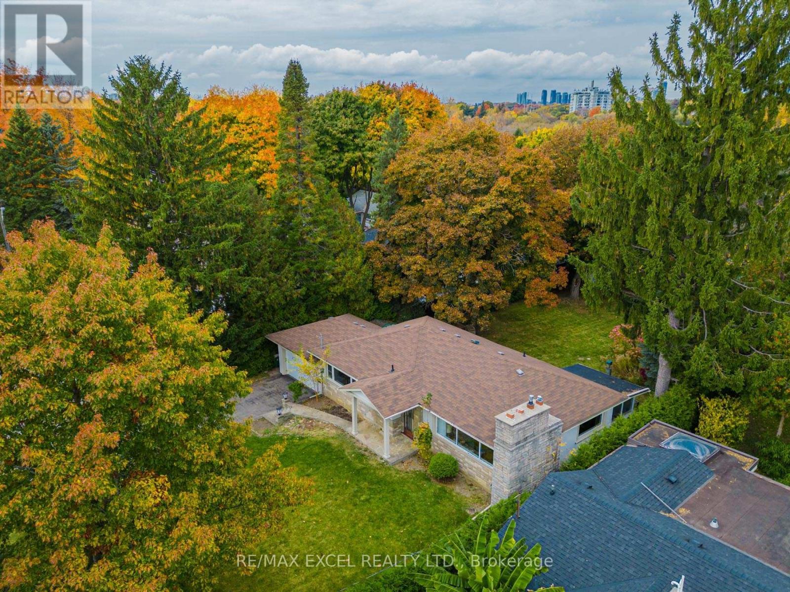 












106 CEDAR BRAE BOULEVARD

,
Toronto (Eglinton East),




Ontario
M1J2K5

