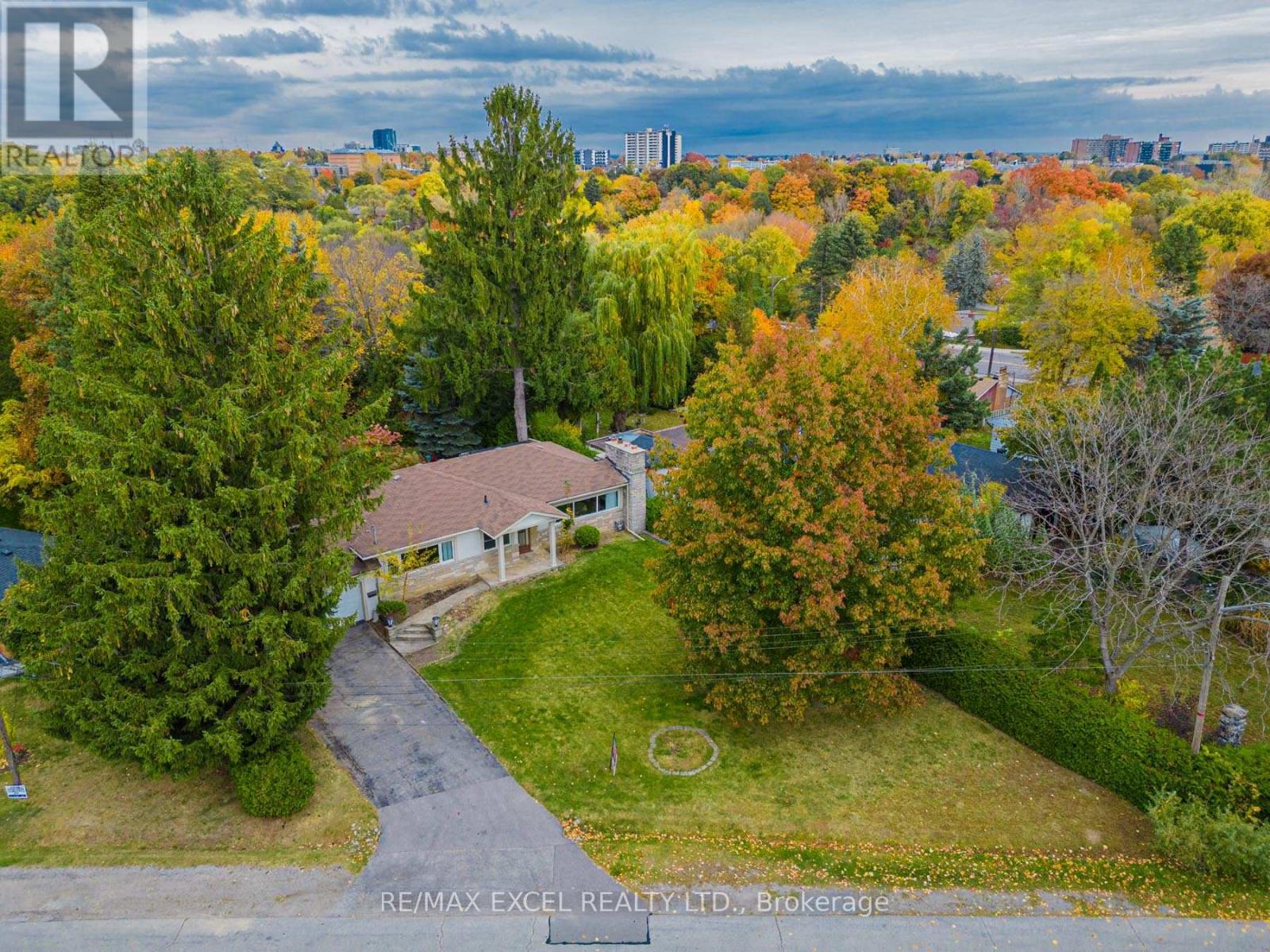 












106 CEDAR BRAE BOULEVARD

,
Toronto (Eglinton East),




Ontario
M1J2K5

