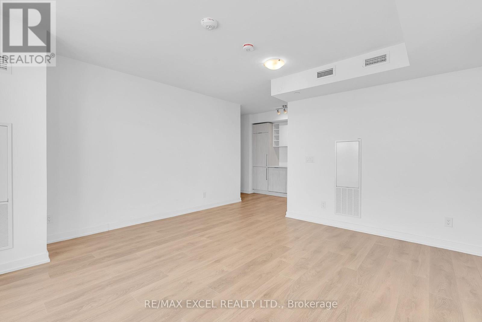 












925 - 2031 KENNEDY ROAD

,
Toronto (Agincourt South-Malvern West),




Ontario
M1T0B8

