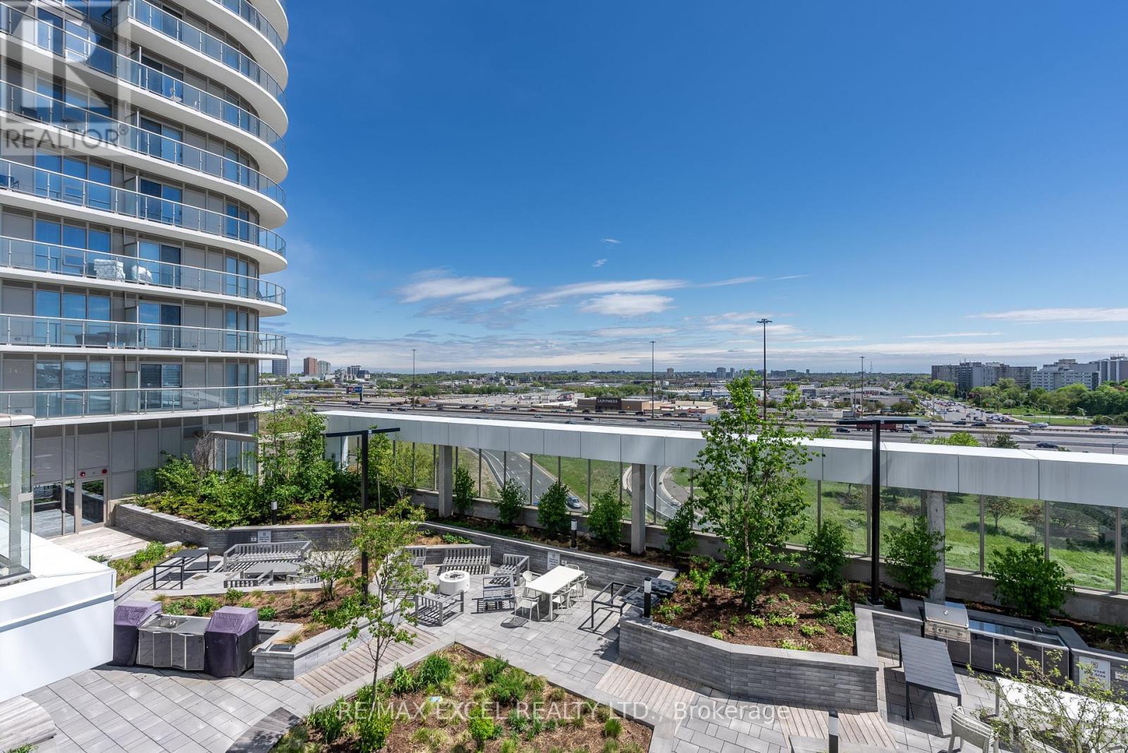 












925 - 2031 KENNEDY ROAD

,
Toronto (Agincourt South-Malvern West),




Ontario
M1T0B8

