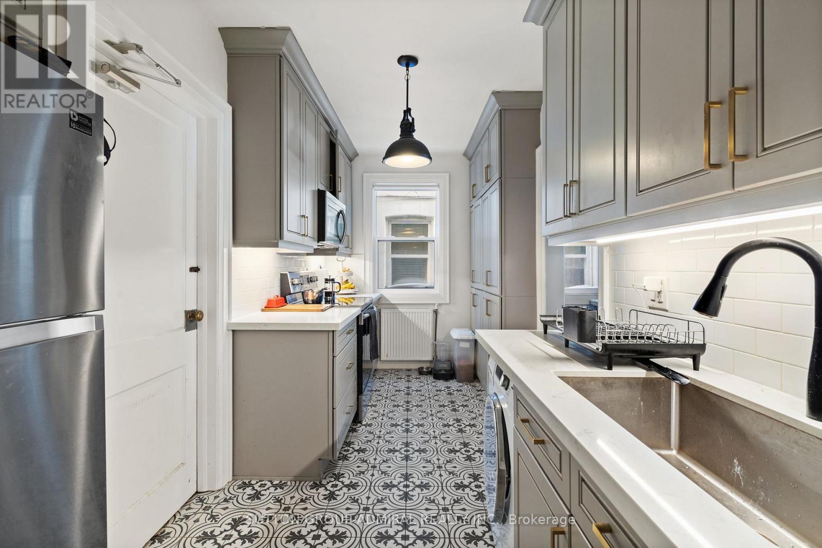 












49 & 51 WINEVA AVENUE

,
Toronto (The Beaches),




Ontario
M4E2T1

