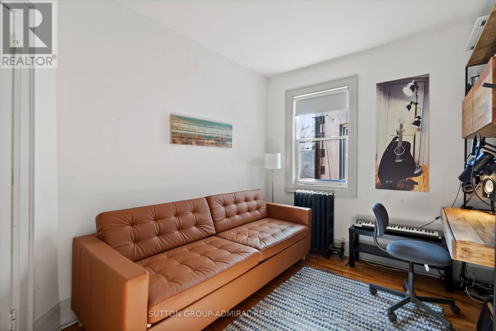 












49 & 51 WINEVA AVENUE

,
Toronto (The Beaches),




Ontario
M4E2T1

