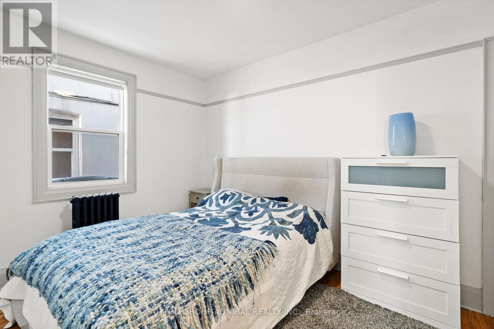 












49 & 51 WINEVA AVENUE

,
Toronto (The Beaches),




Ontario
M4E2T1

