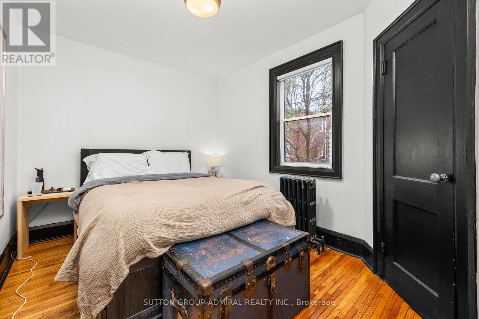 












49 & 51 WINEVA AVENUE

,
Toronto (The Beaches),




Ontario
M4E2T1


