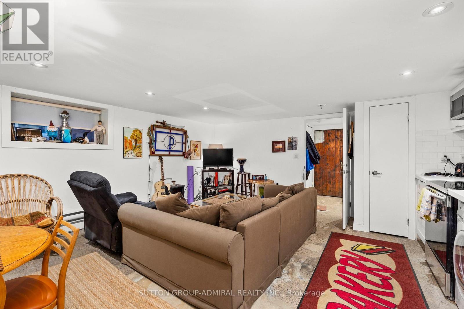 












49 & 51 WINEVA AVENUE

,
Toronto (The Beaches),




Ontario
M4E2T1

