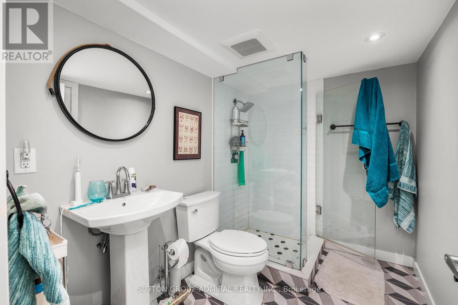 












49 & 51 WINEVA AVENUE

,
Toronto (The Beaches),




Ontario
M4E2T1

