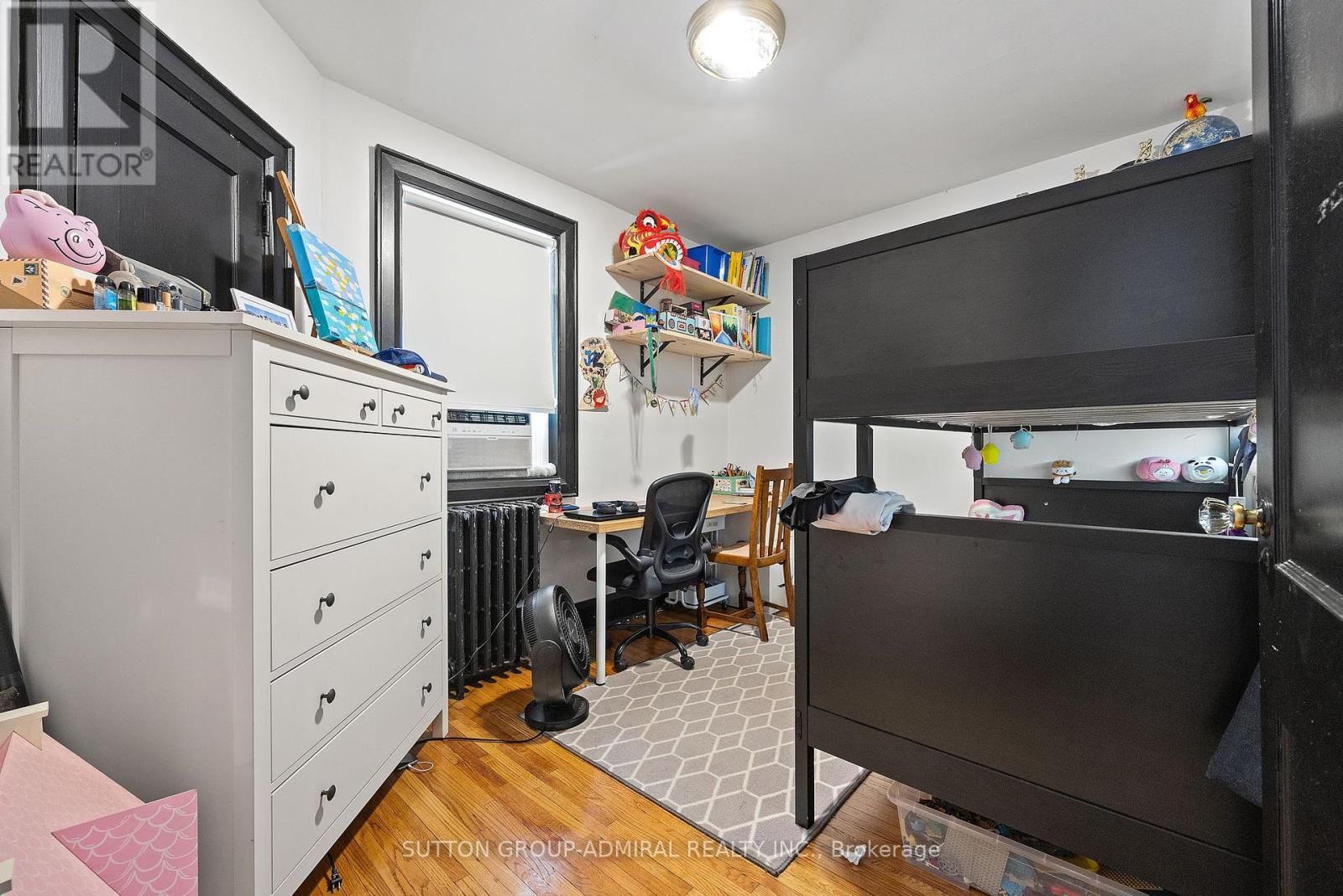 












49 & 51 WINEVA AVENUE

,
Toronto (The Beaches),




Ontario
M4E2T1

