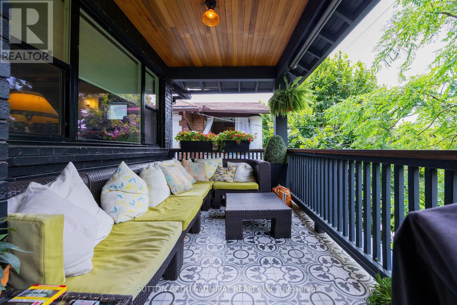 












49 & 51 WINEVA AVENUE

,
Toronto (The Beaches),




Ontario
M4E2T1

