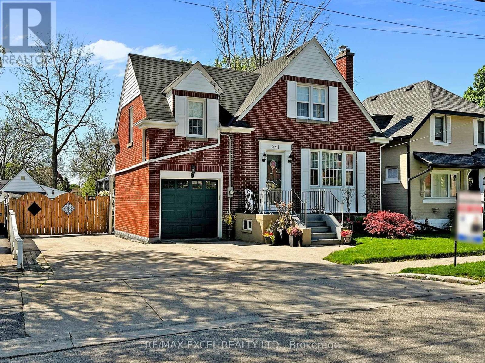 












341 RICHMOND STREET

,
Oshawa (O'Neill),




Ontario
L1G1E8

