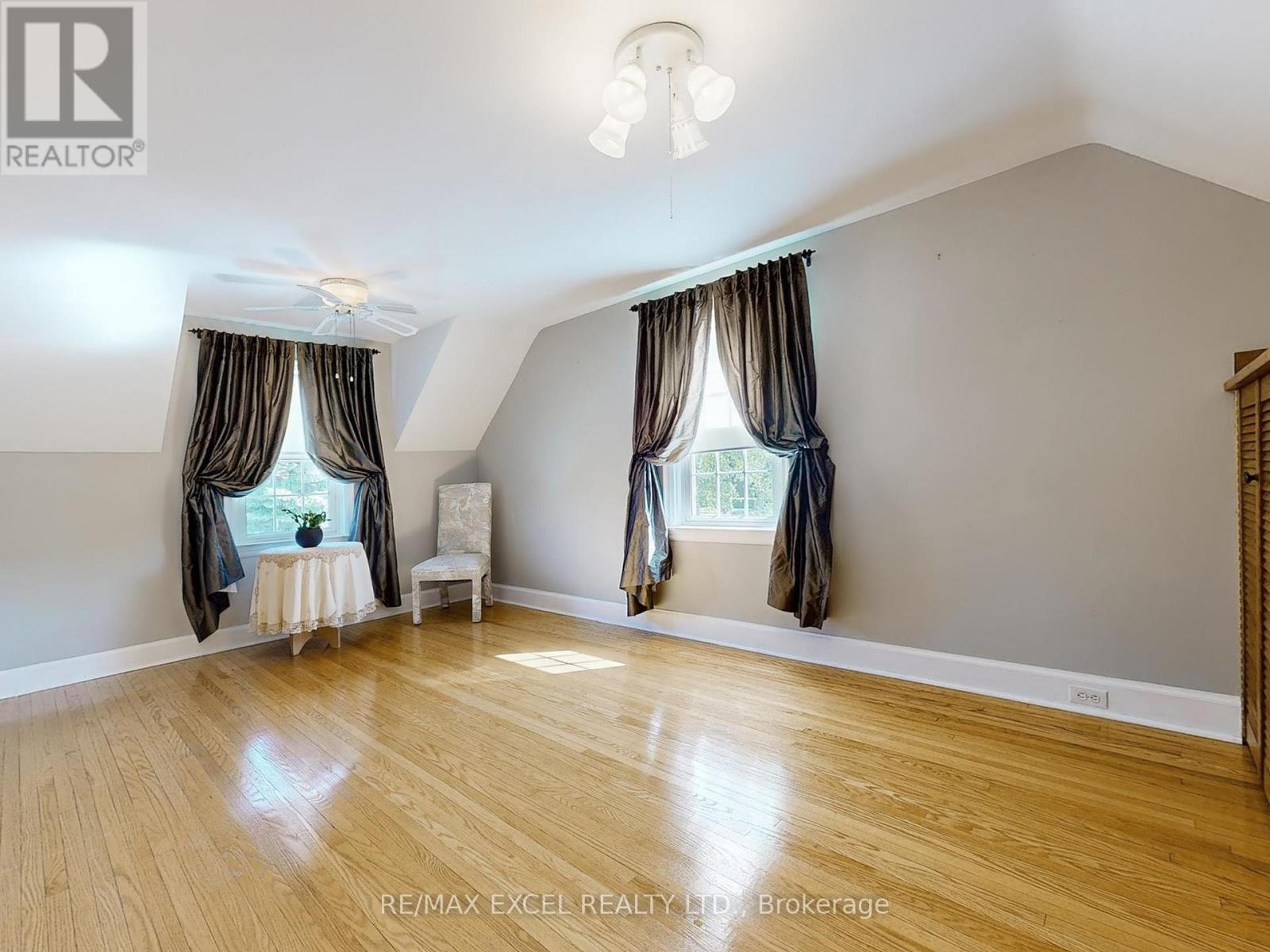 












341 RICHMOND STREET

,
Oshawa (O'Neill),




Ontario
L1G1E8

