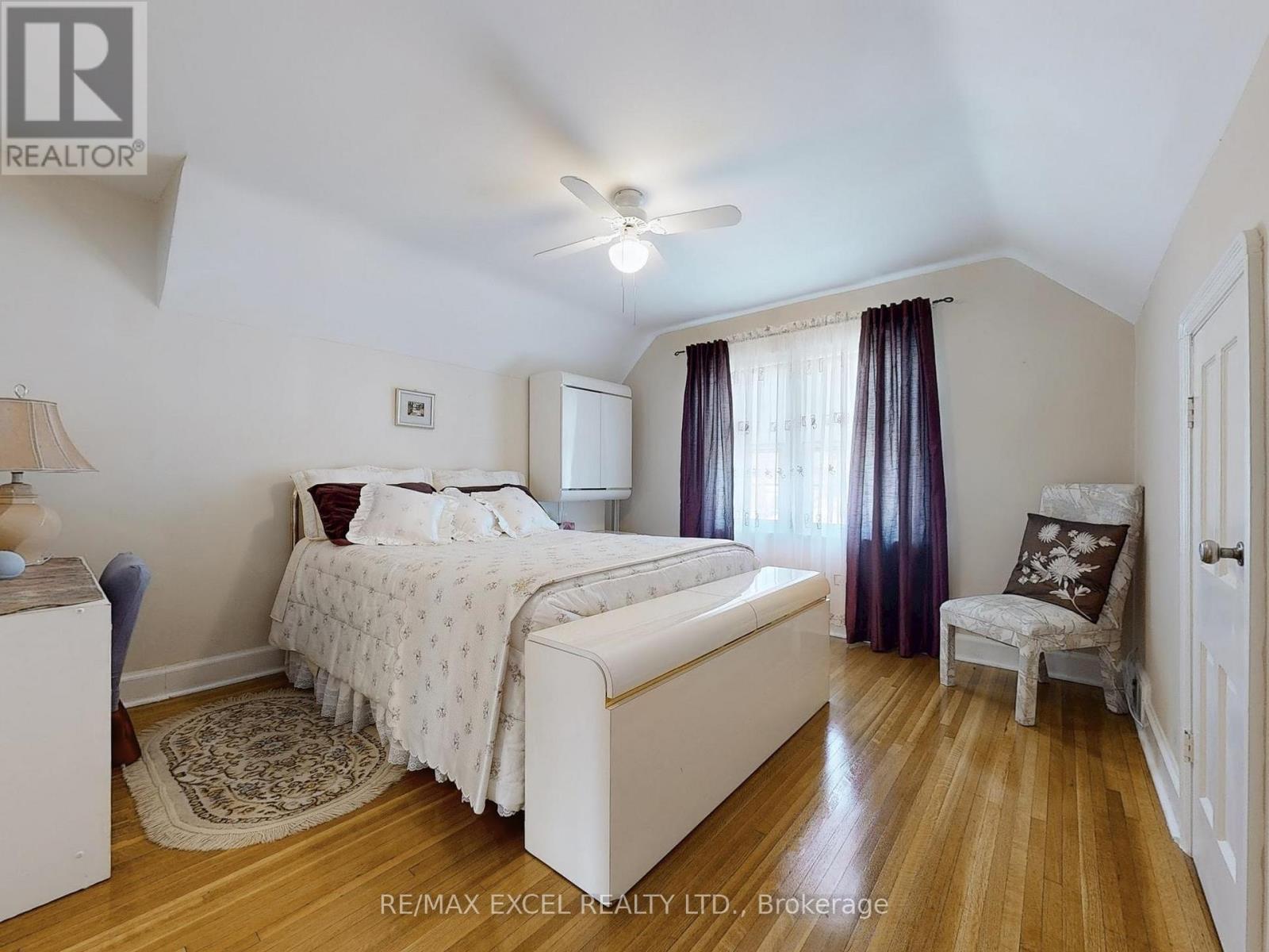 












341 RICHMOND STREET

,
Oshawa (O'Neill),




Ontario
L1G1E8

