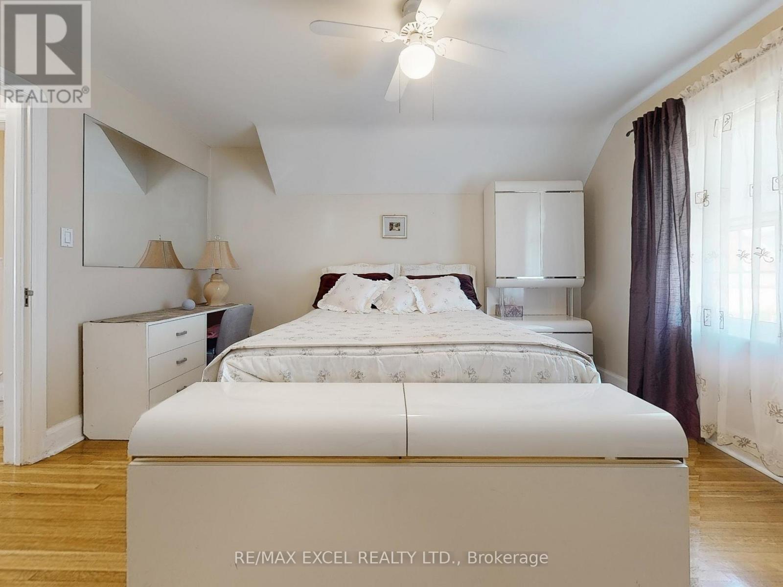 












341 RICHMOND STREET

,
Oshawa (O'Neill),




Ontario
L1G1E8

