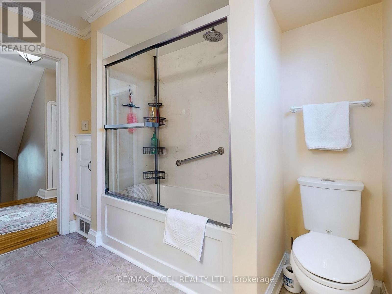 












341 RICHMOND STREET

,
Oshawa (O'Neill),




Ontario
L1G1E8

