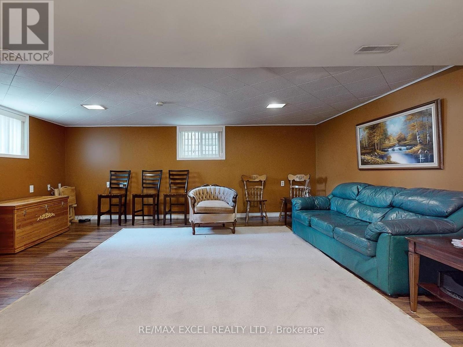 












341 RICHMOND STREET

,
Oshawa (O'Neill),




Ontario
L1G1E8

