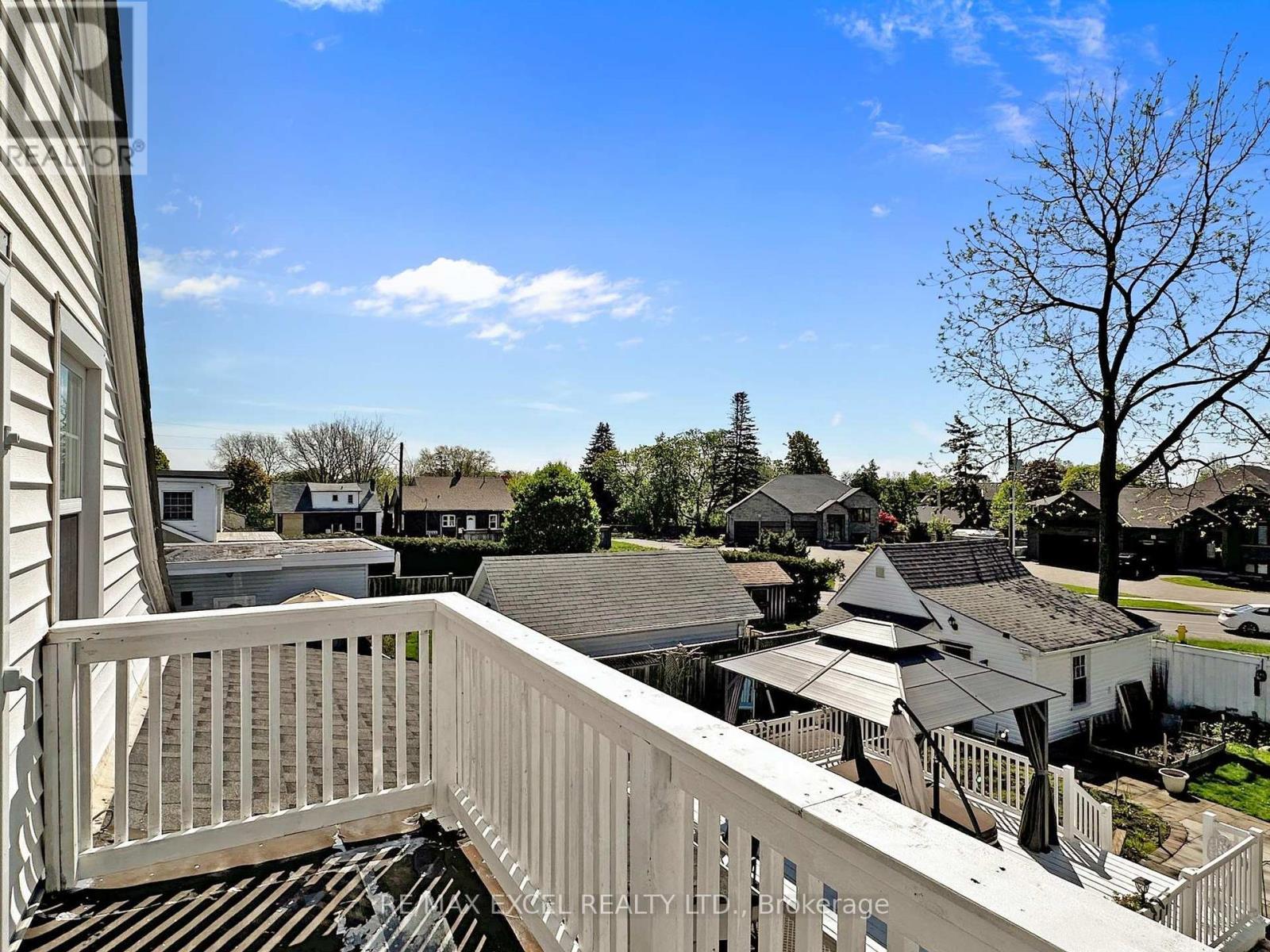 












341 RICHMOND STREET

,
Oshawa (O'Neill),




Ontario
L1G1E8


