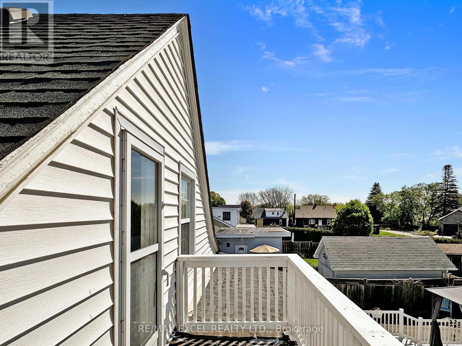 












341 RICHMOND STREET

,
Oshawa (O'Neill),




Ontario
L1G1E8


