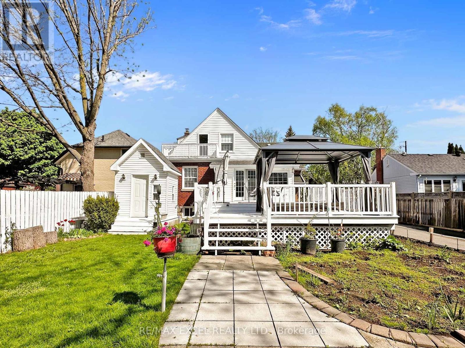 












341 RICHMOND STREET

,
Oshawa (O'Neill),




Ontario
L1G1E8

