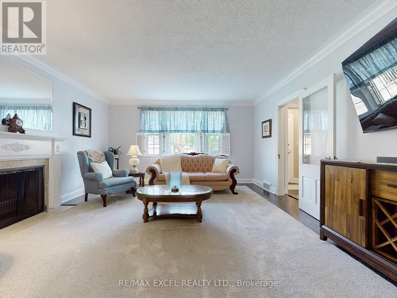 












341 RICHMOND STREET

,
Oshawa (O'Neill),




Ontario
L1G1E8

