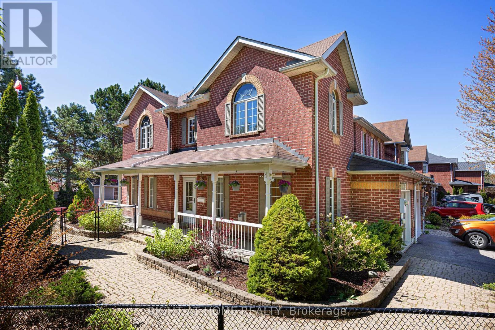 












33 THREADGOLD COURT

,
Whitby (Lynde Creek),




Ontario
L1P1L9

