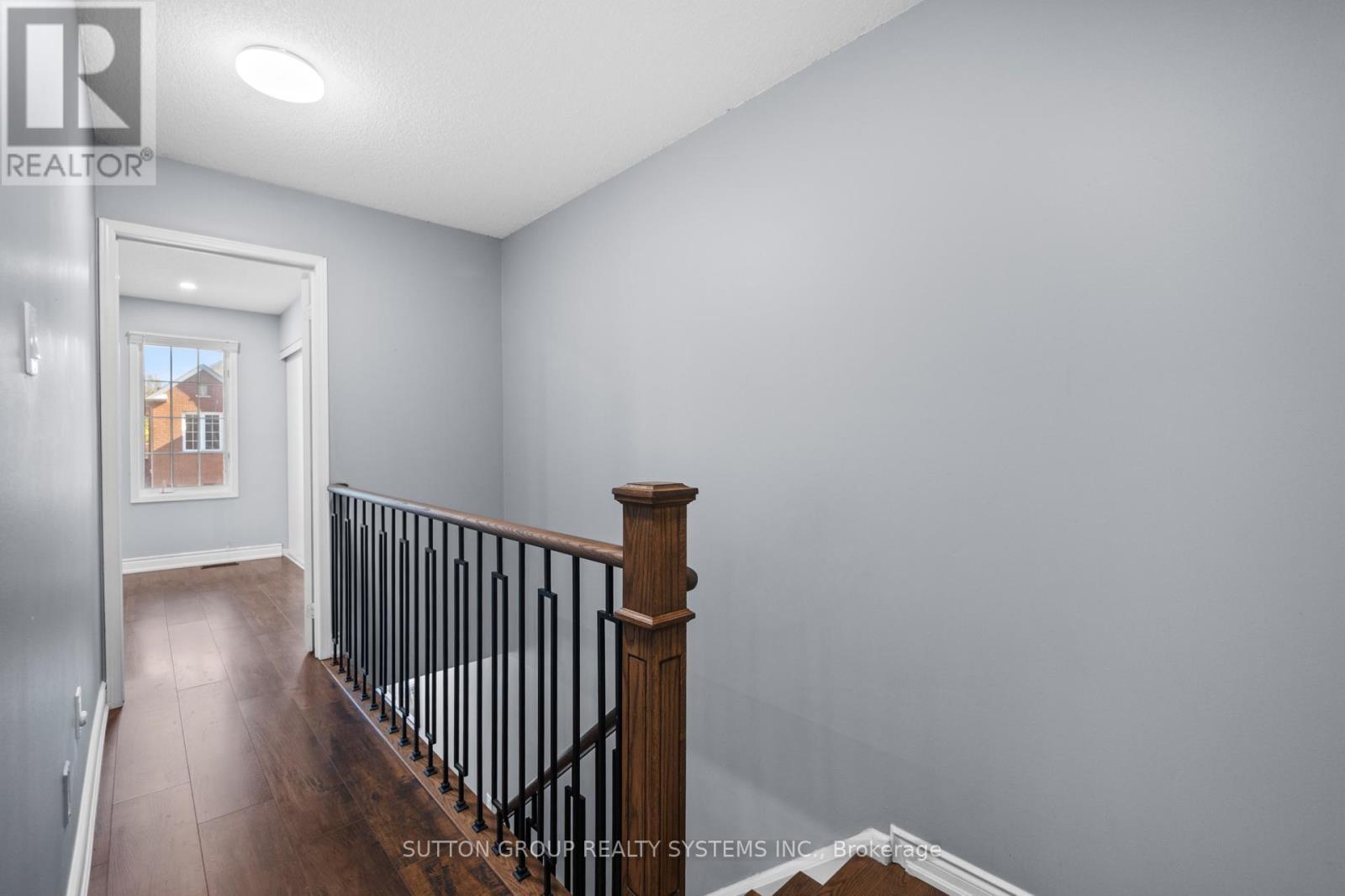 












33 - 1995 PINE GROVE AVENUE

,
Pickering (Highbush),




Ontario
L1V6W4

