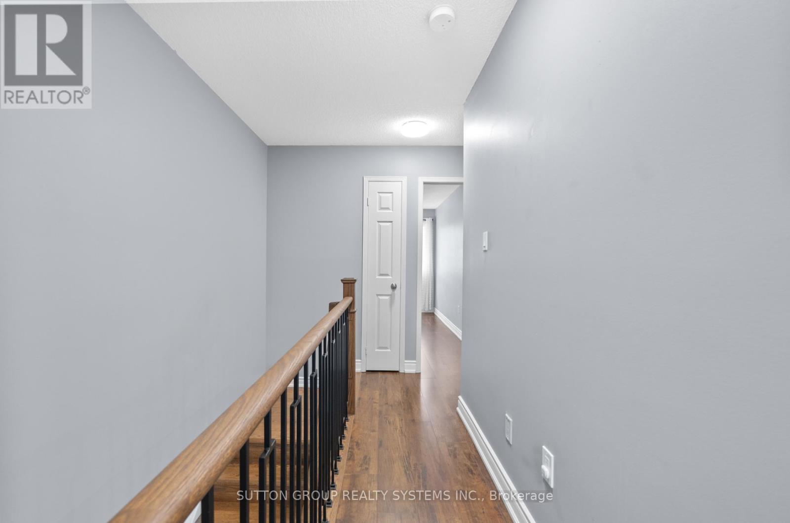 












33 - 1995 PINE GROVE AVENUE

,
Pickering (Highbush),




Ontario
L1V6W4

