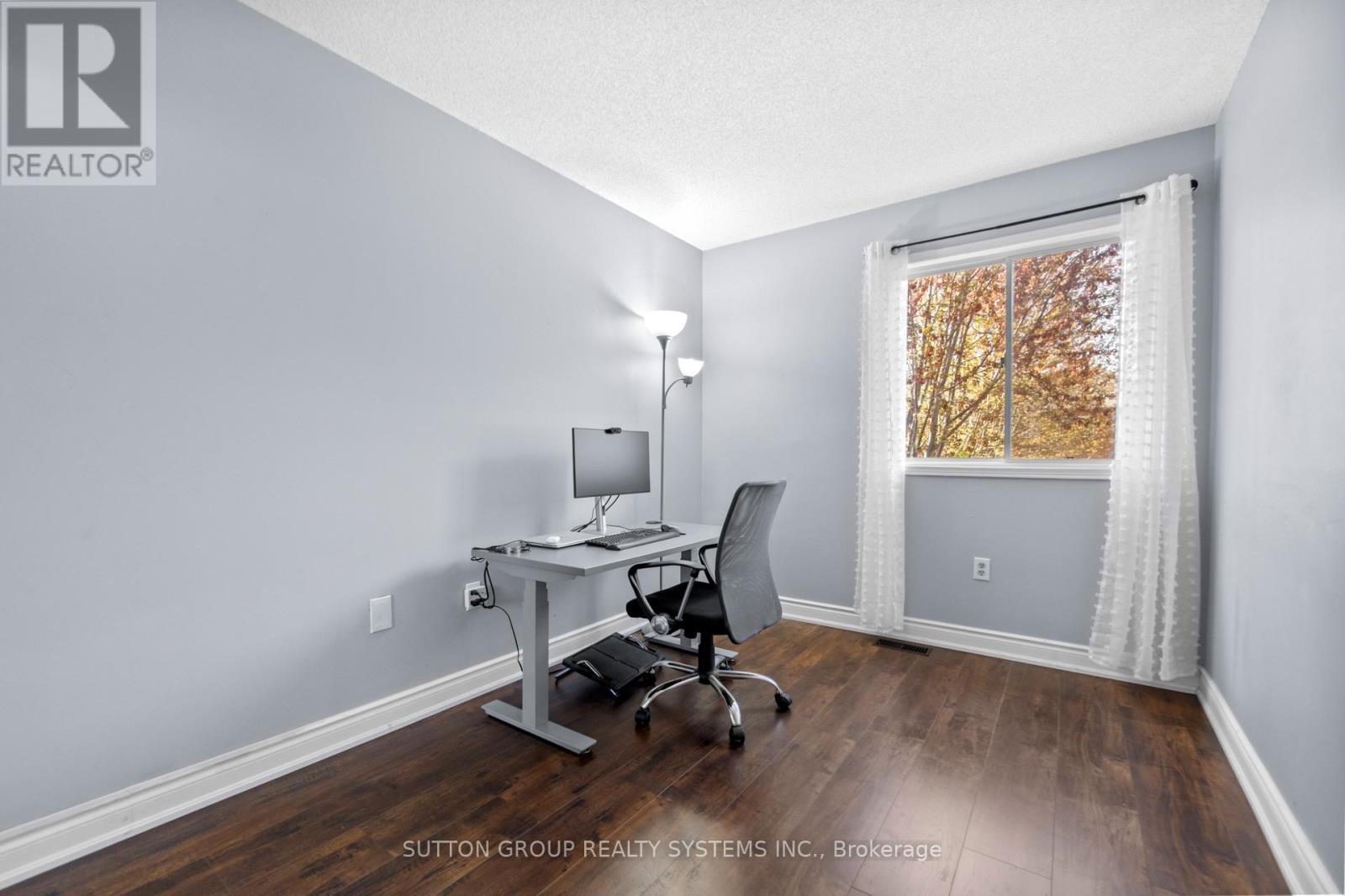 












33 - 1995 PINE GROVE AVENUE

,
Pickering (Highbush),




Ontario
L1V6W4


