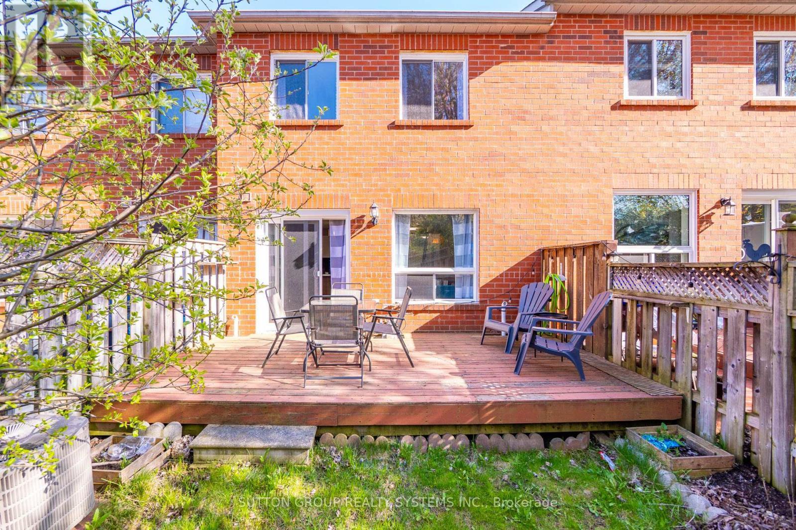 












33 - 1995 PINE GROVE AVENUE

,
Pickering (Highbush),




Ontario
L1V6W4

