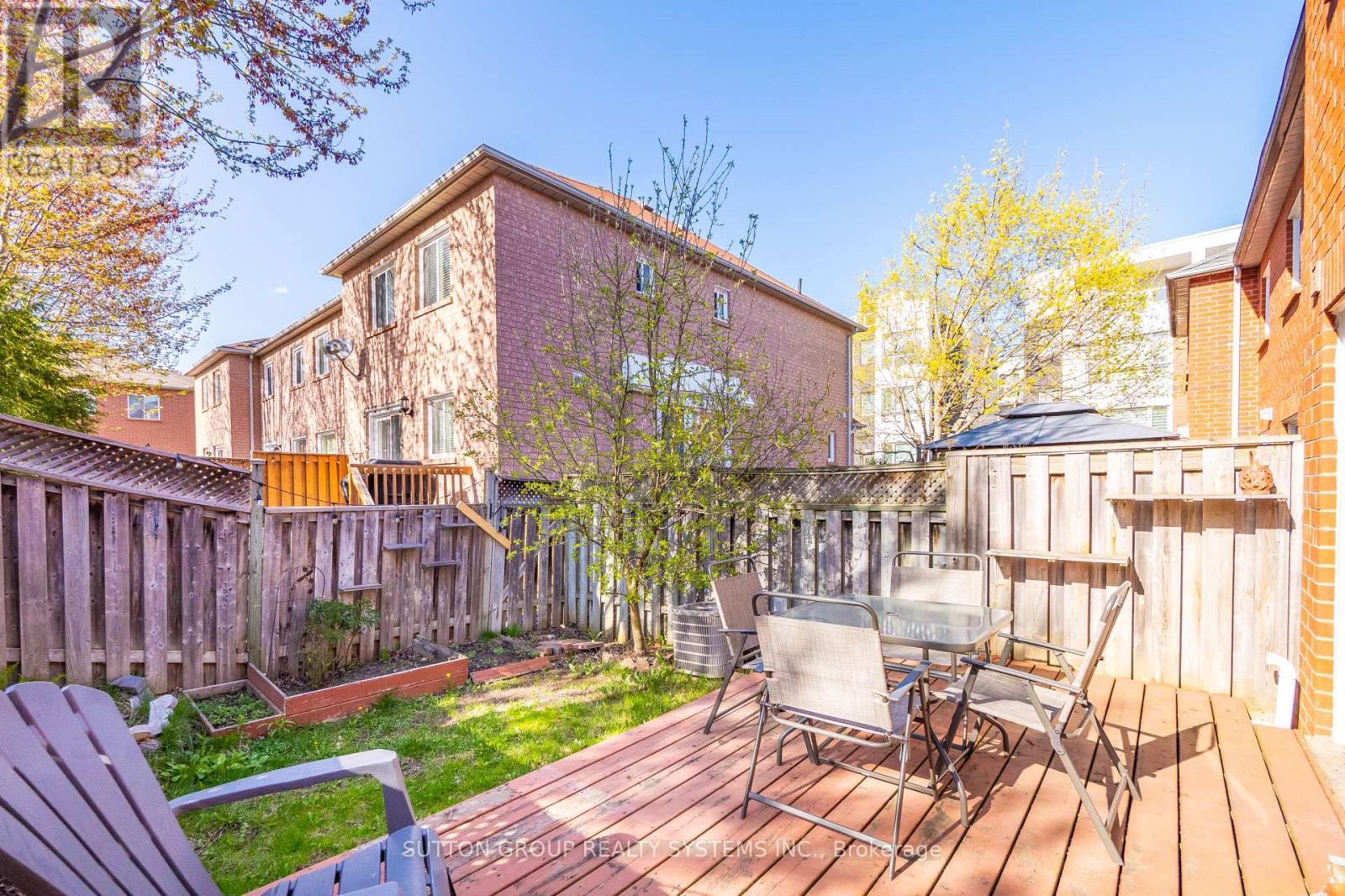 












33 - 1995 PINE GROVE AVENUE

,
Pickering (Highbush),




Ontario
L1V6W4

