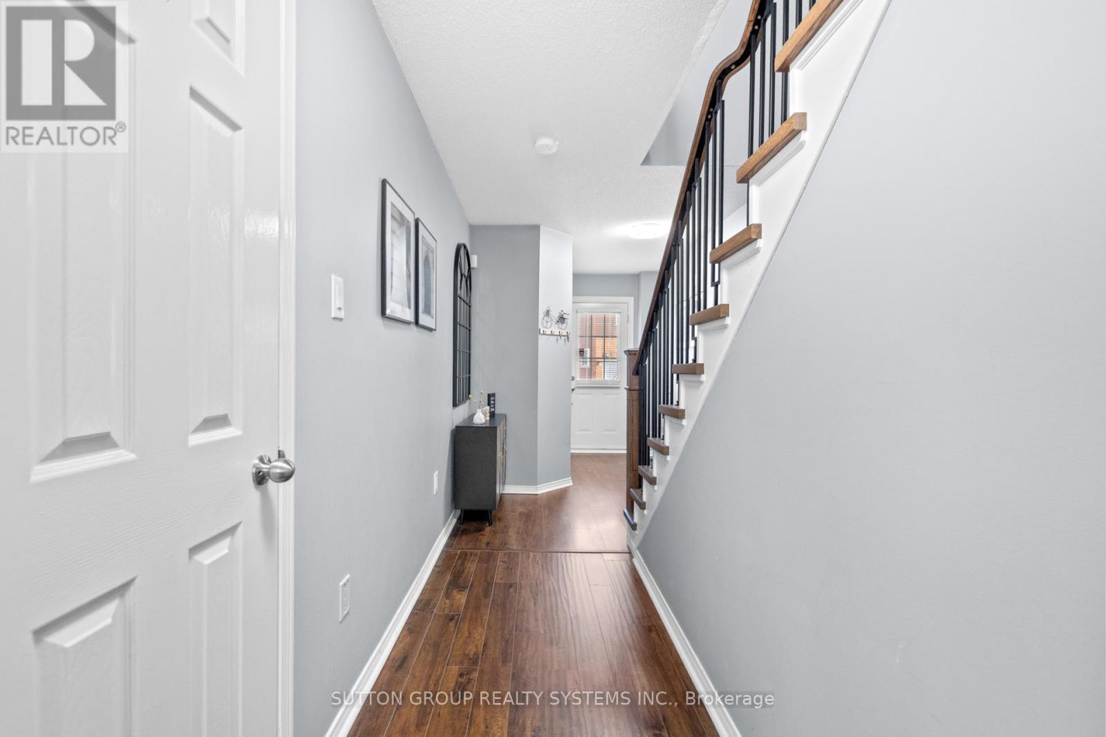 












33 - 1995 PINE GROVE AVENUE

,
Pickering (Highbush),




Ontario
L1V6W4

