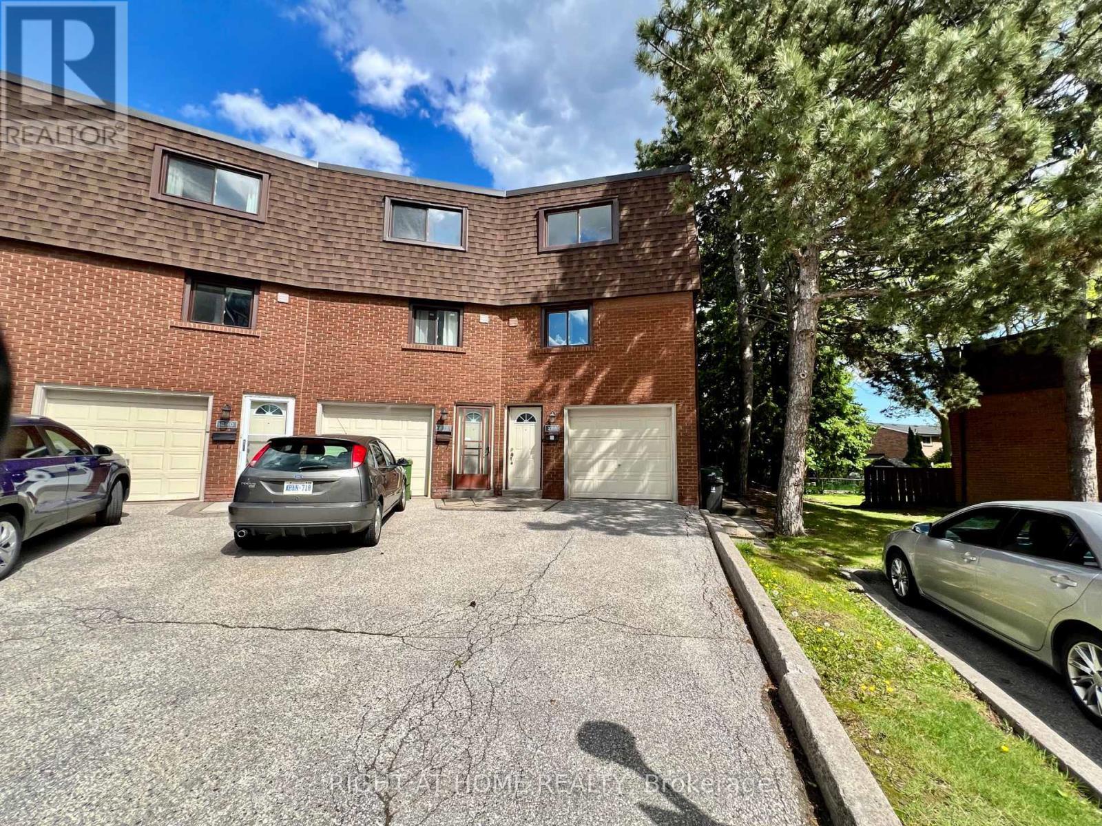 












43 - 286 SPRUCEWOOD COURT

,
Toronto (L'Amoreaux),




Ontario
M1W1P9

