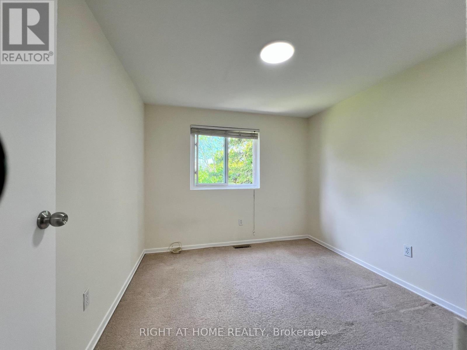 












43 - 286 SPRUCEWOOD COURT

,
Toronto (L'Amoreaux),




Ontario
M1W1P9

