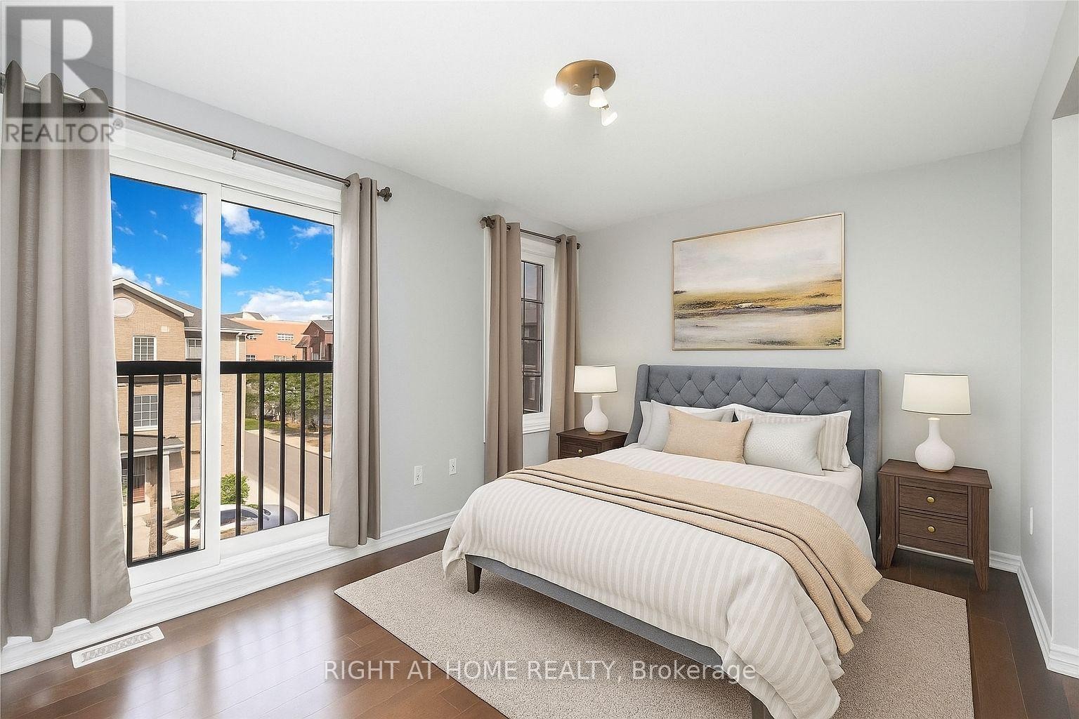












28 STRANGFORD LANE

,
Toronto (Clairlea-Birchmount),




Ontario
M1L0E4

