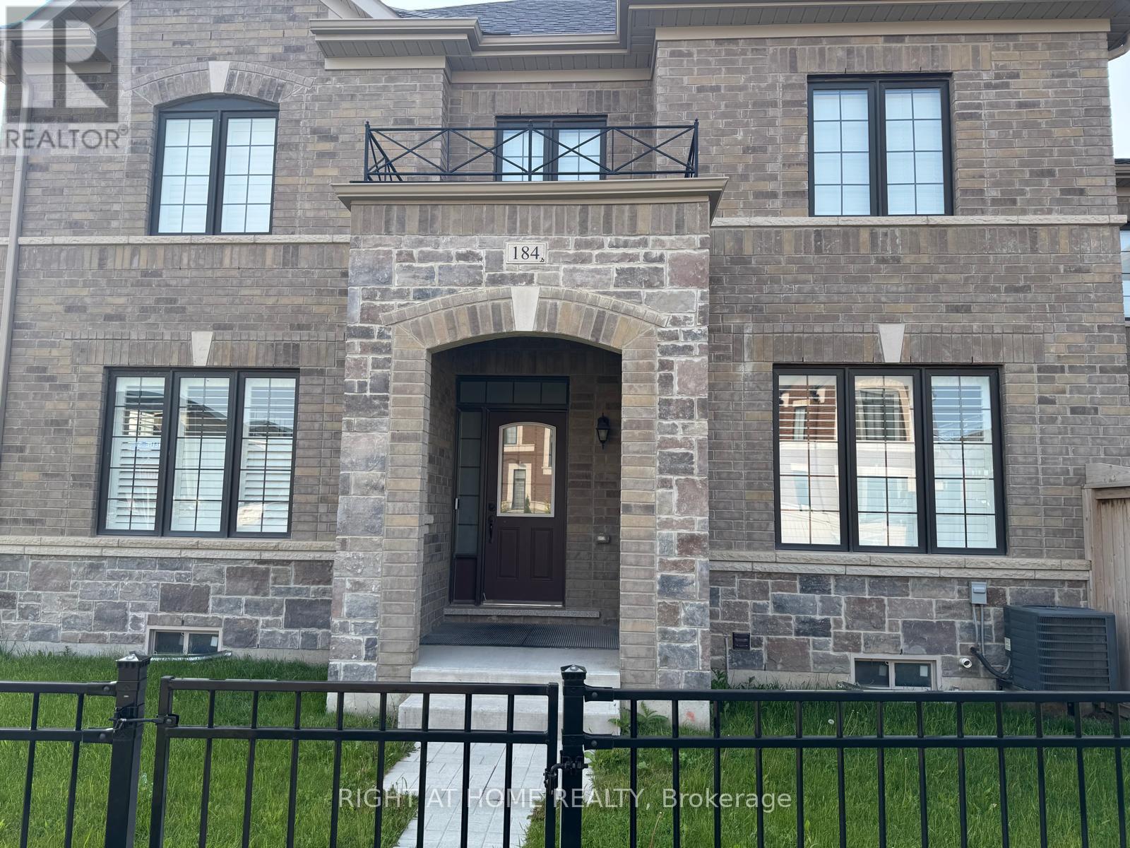 












184 CORONATION ROAD

,
Whitby,




Ontario
L1P0H5

