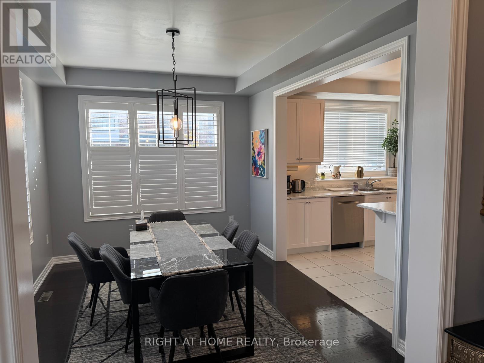 












184 CORONATION ROAD

,
Whitby,




Ontario
L1P0H5

