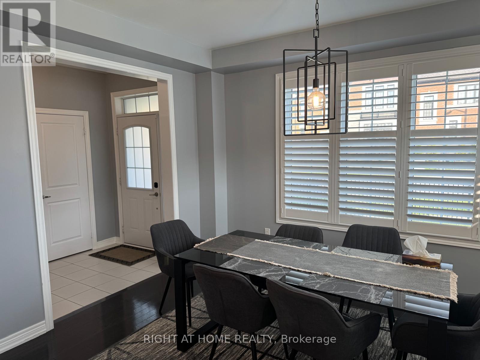












184 CORONATION ROAD

,
Whitby,




Ontario
L1P0H5

