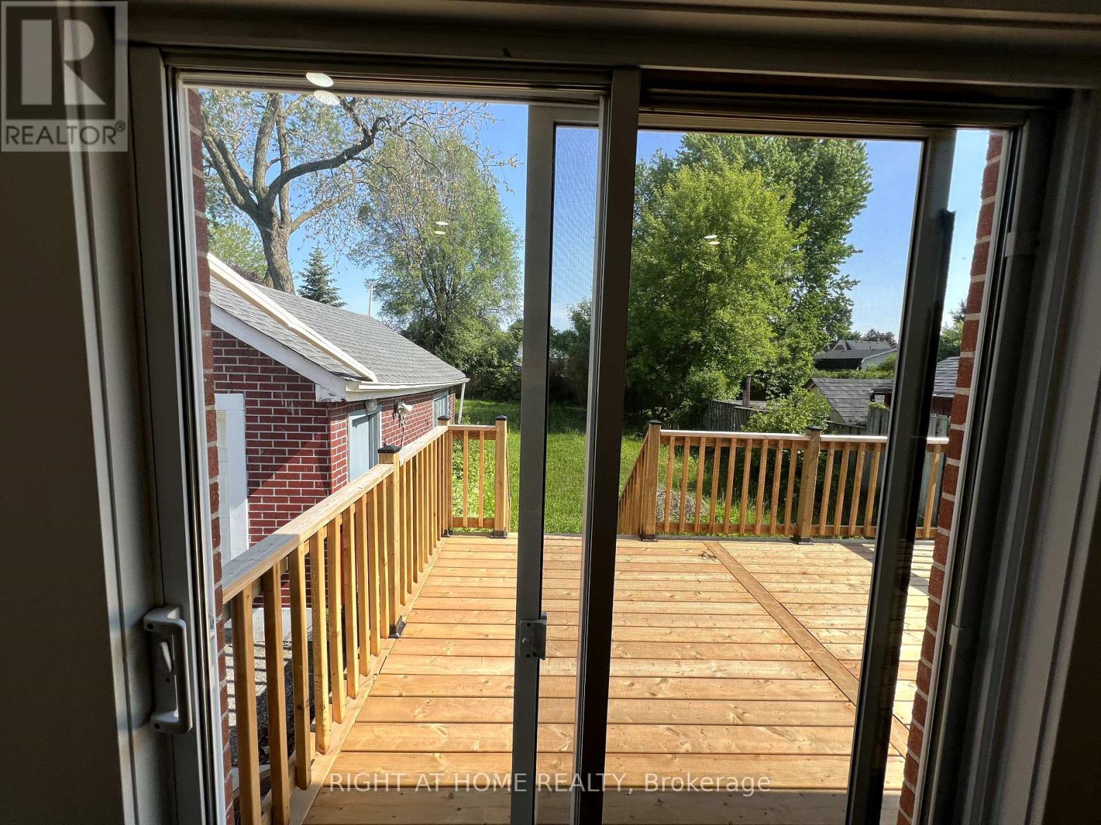 












75 PONTIAC AVENUE

,
Oshawa (Centennial),




Ontario
L1G3M1

