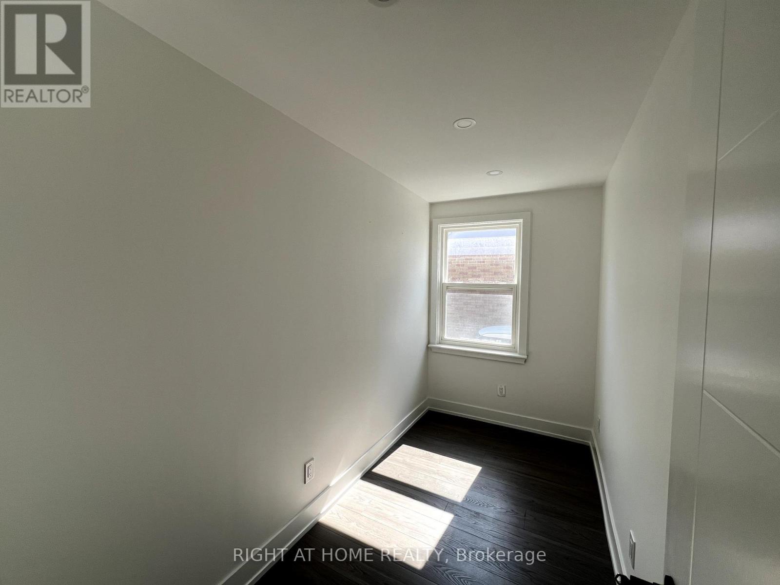 












75 PONTIAC AVENUE

,
Oshawa (Centennial),




Ontario
L1G3M1

