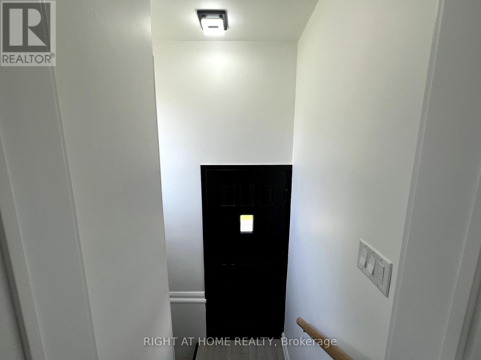 












75 PONTIAC AVENUE

,
Oshawa (Centennial),




Ontario
L1G3M1

