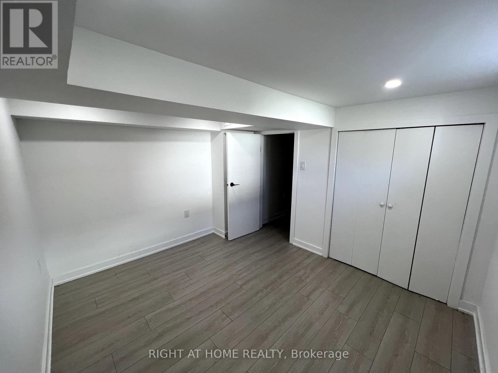 












75 PONTIAC AVENUE

,
Oshawa (Centennial),




Ontario
L1G3M1

