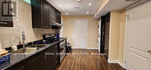 












BSMT - 40 BROCKMAN CRESCENT

,
Ajax (Central West),




Ontario
L1T4B3

