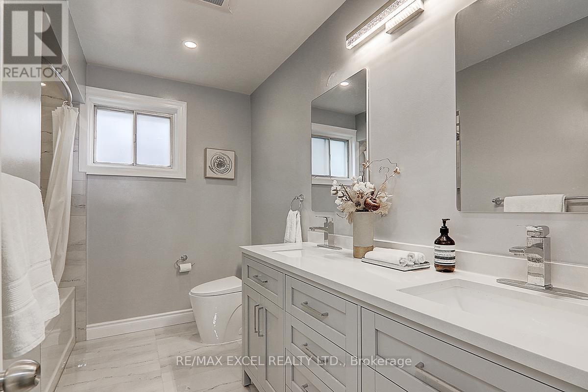 












121 AMBERJACK BOULEVARD

,
Toronto (Woburn),




Ontario
M1H2J6

